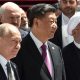 Gran Bretaña y Francia tratan de apaciguar a las tres potencias que más amenazan el mundo en estos momentos: Irán, China y Rusia. En la imagen (Vyacheslav Oseledko/AFP, vía Getty Images), el presidente de Rusia, Vladímir Putin; el de China, Xi Jinping, y el de Irán, Hasán Ruhaní, en Bishkek, Kirguistán, el 14 de junio de 2019.