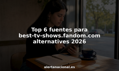 Mujer consultando páginas de fans de series en su tablet